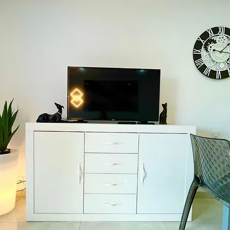 Miss Flora Playa Honda Apartmán Playa de las Americas (Tenerife)