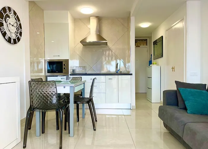 Miss Flora Playa Honda Lägenhet *