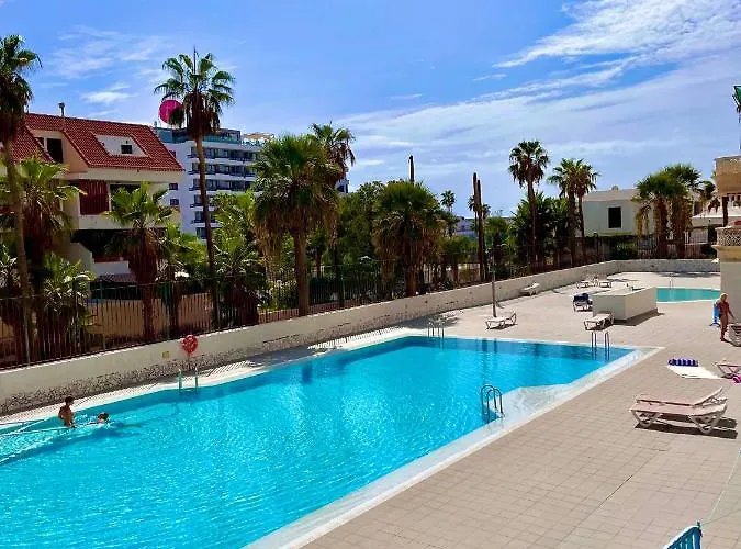 Miss Flora Playa Honda Apartment