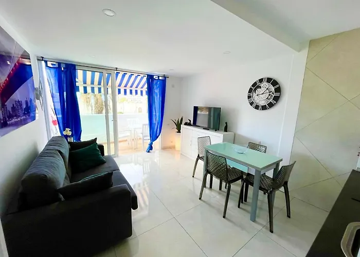 Miss Flora Playa Honda Apartment